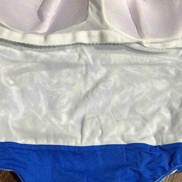 Tommy Bahama Scrolls Shirred Bandeau - Picture 15 of 16